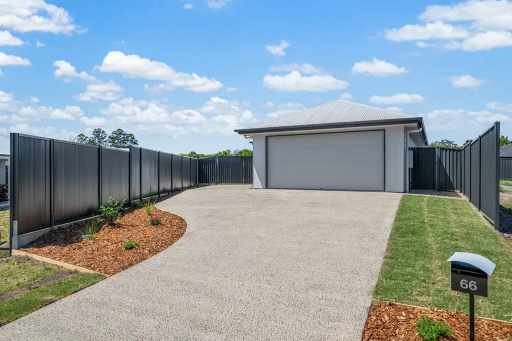 Mooloolah Valley 4Zimmer Brand New North-Facing Family Home with Expansive Indoor-Outdoor Living