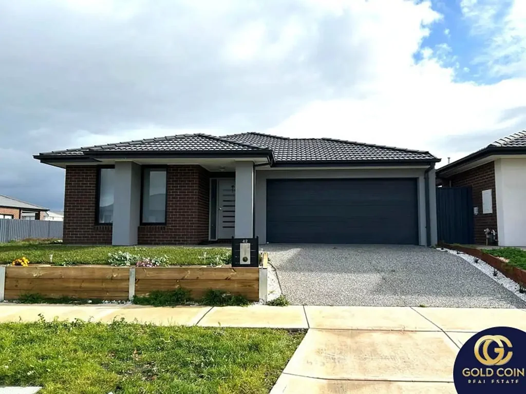 Modern Four-Bedroom Family Home in Five Farms Estate, Clyde North