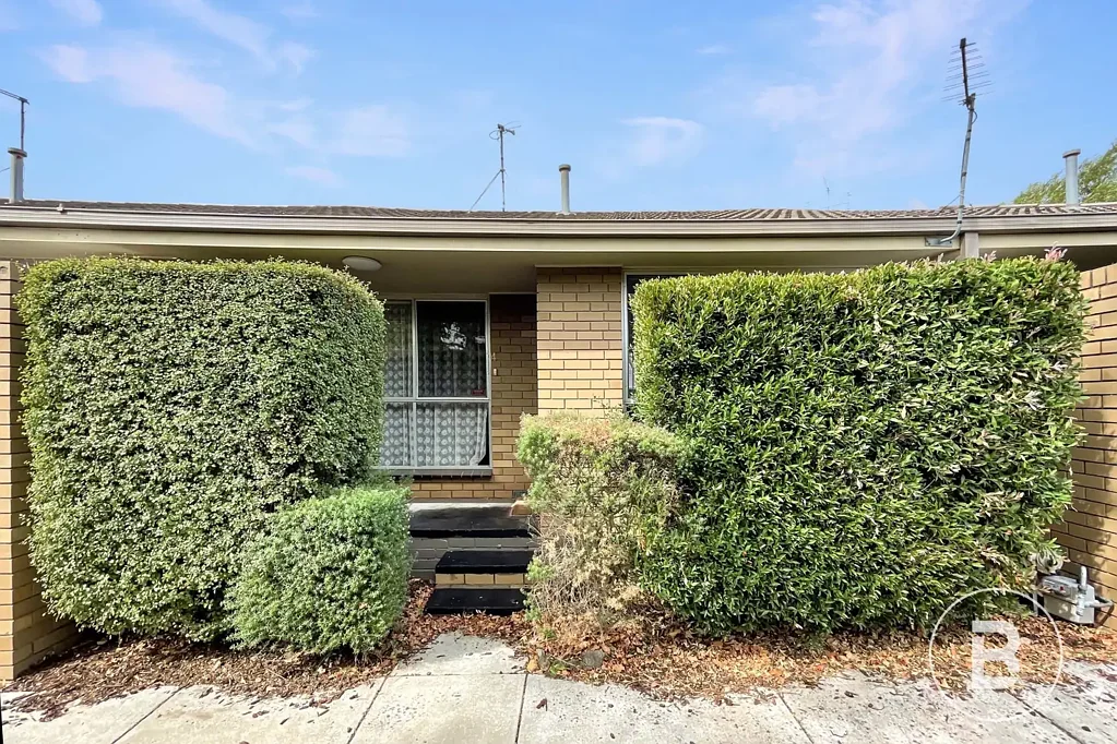 UPDATED ONE-BEDROOM UNIT IN SOUGHT-AFTER LOCATION