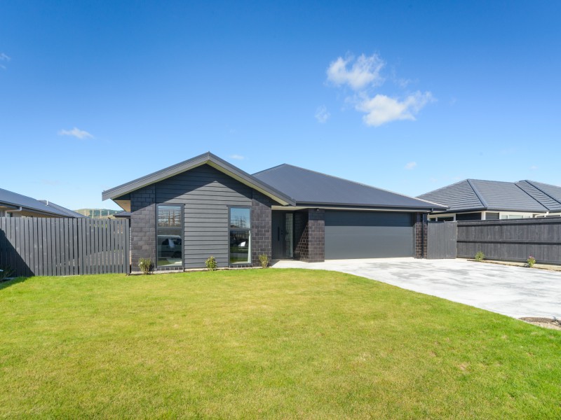 28 Atlantic Drive, Fitzherbert, Palmerston North, 4 habitaciones, 0 baños