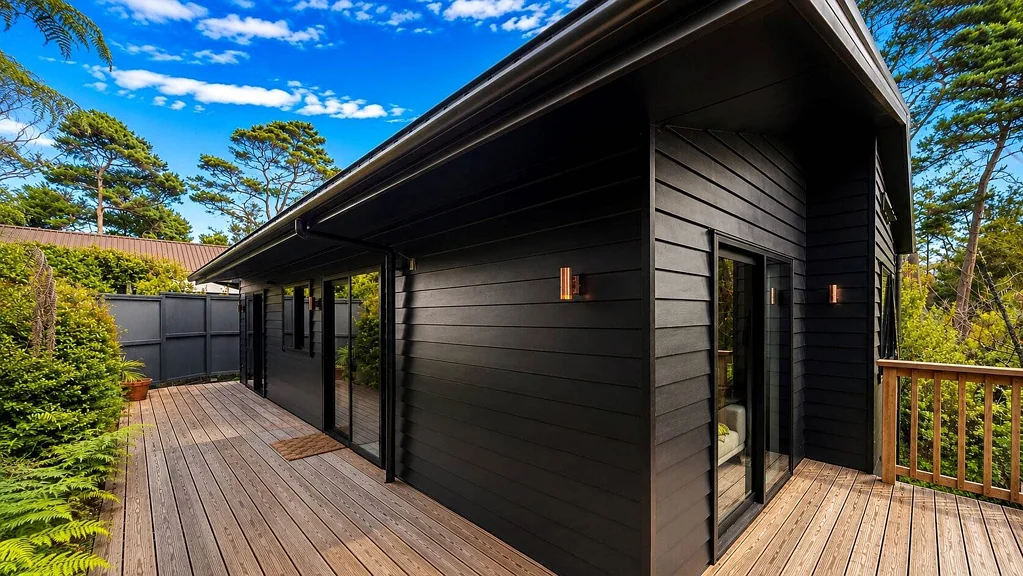 Bush Views & Privacy