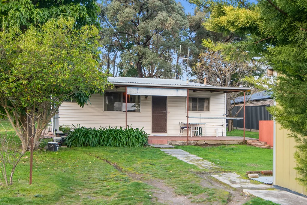 69 Belle Vue Road, Quarry Hill, VIC 3550