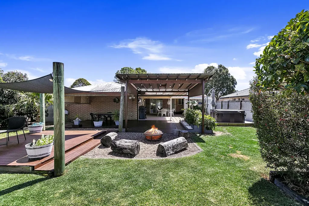 Urraween 3कमरा A Home for Entertaining and Outdoor Living, an Address for Everyday Ease