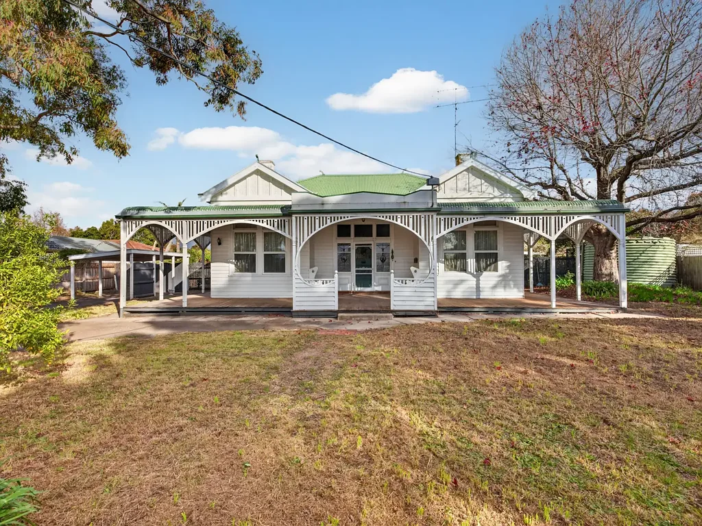 Bairnsdale 5房  Welcome to Djerriwarrh House!