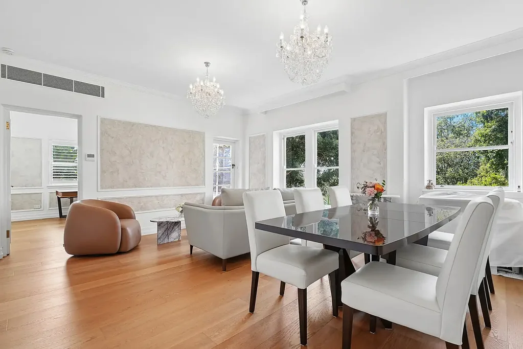 Bellevue Hill 2कमरा North-Facing Art Deco Apartment with Bespoke Renovation and Leafy Outlook