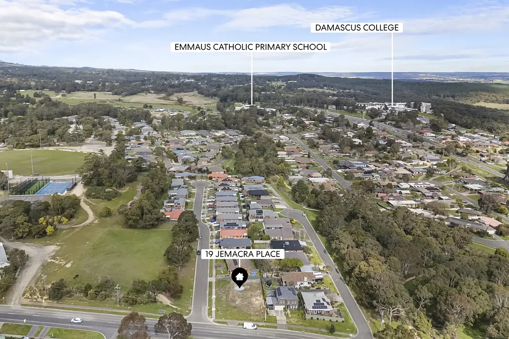 Mount Clear Wonderful opportunity to build in picturesque court location!