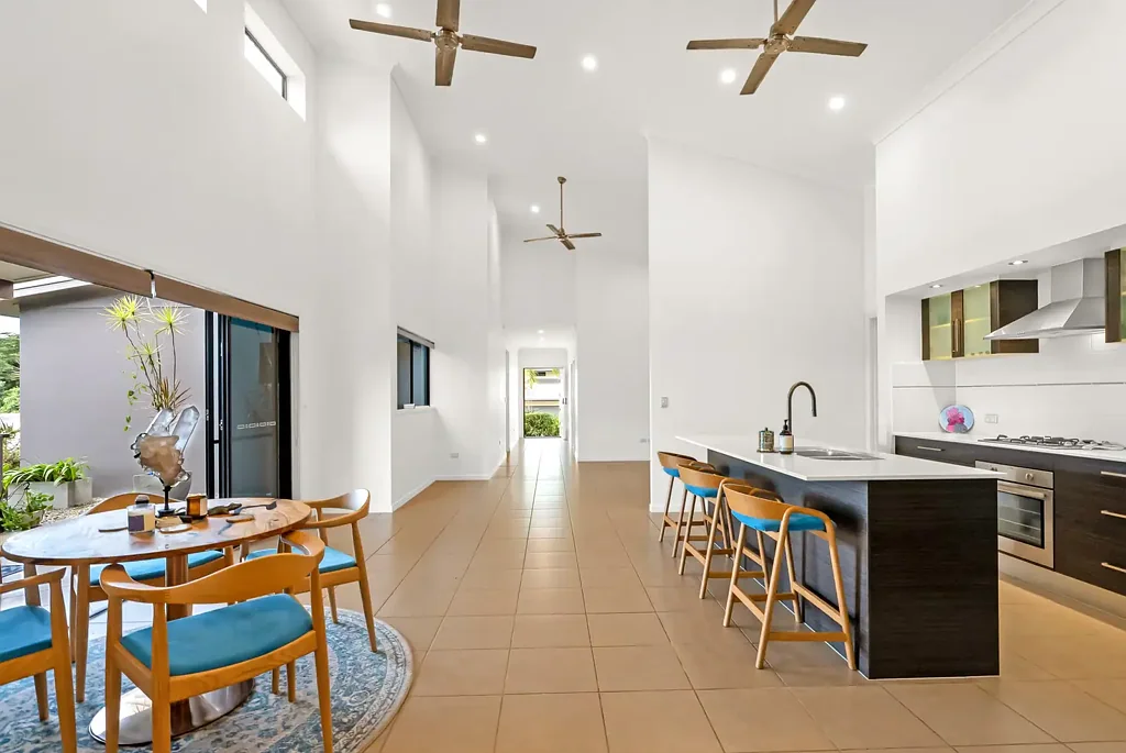 Redlynch 4ห้องนอน Elevated, Stylish & Elegant