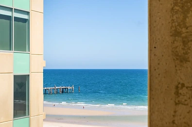 Glenelg 1房  An Affordable Opportunity to Live by the Sea at Glenelg