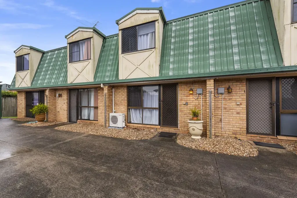 Fully Furnished Inner City Living