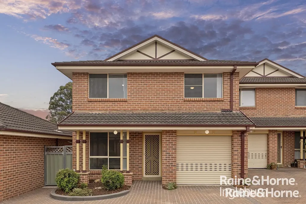 5/8 Sherack Place, Minto, NSW 2566