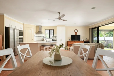 23 Julienne Street, Southside, QLD 4570, 4 slaapkamers, 2 badkamers, House