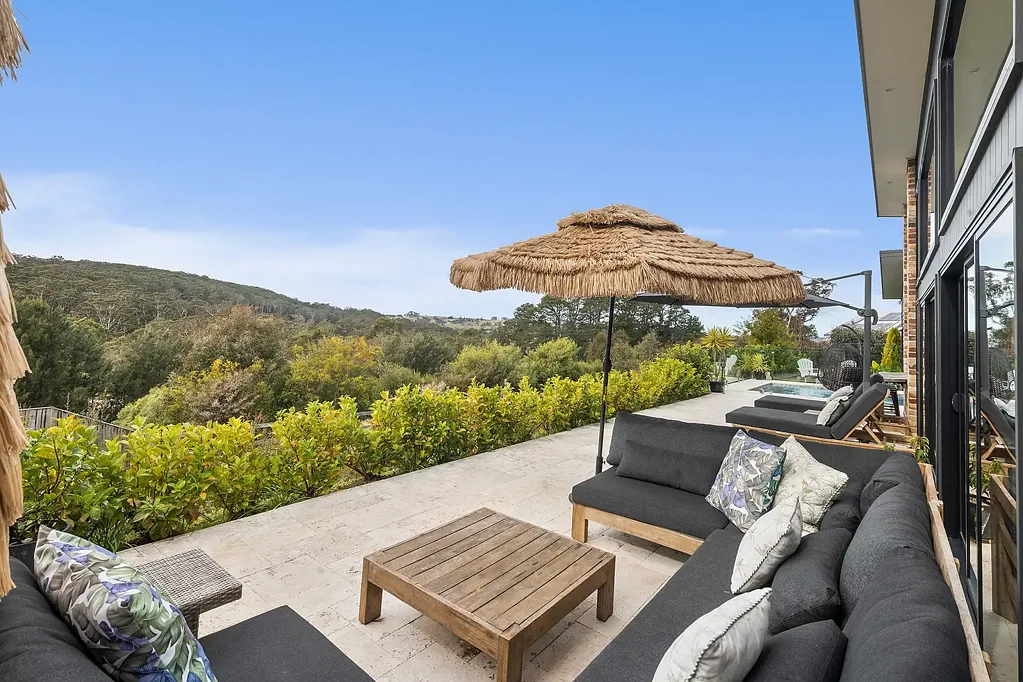 Bowral 5غرفة نوم Architectural Masterpiece with Breathtaking Views and Seamless Pavilion Design