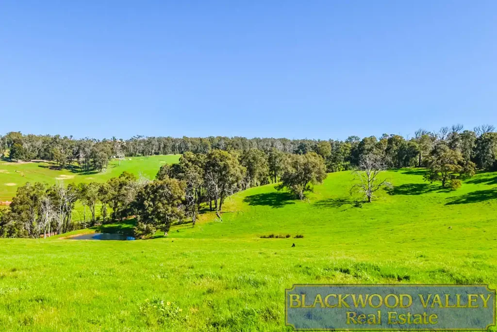 Bridgetown 100 ACRES ON BRIDGETOWNS DOORSTEP
