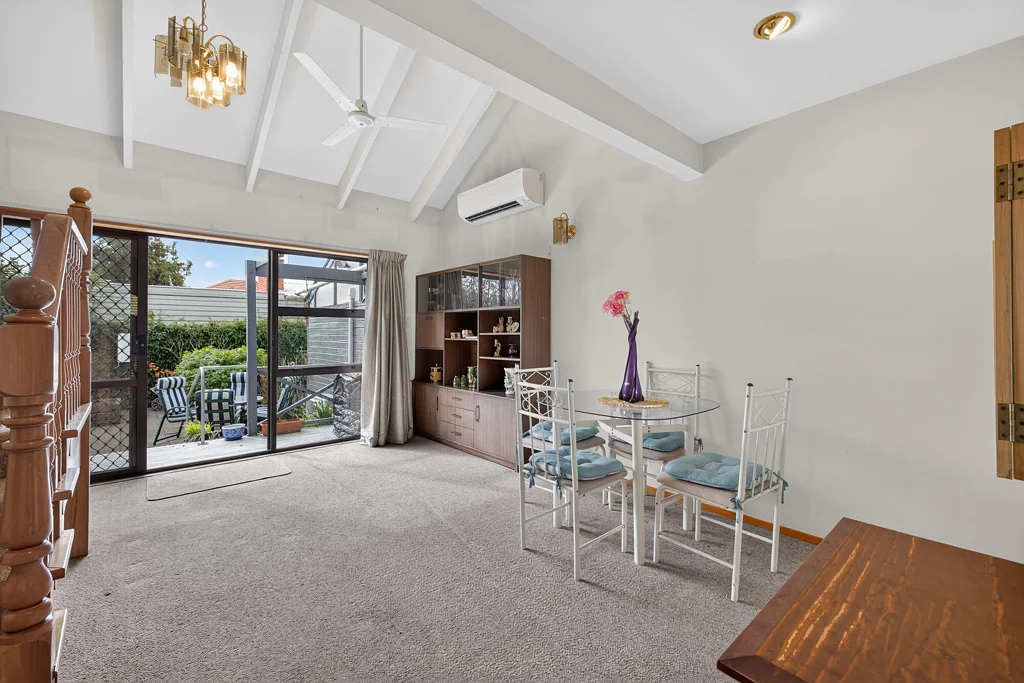 Redwood 3ਬੈੱਡਰੂਮ Location, Smart start or downsizing ?.  3 Bedroom