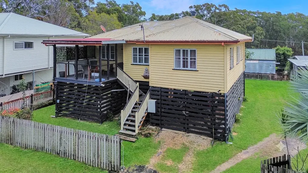 Russell Island 3Kwarto Timeless Queenslander - Charm with Water Views...