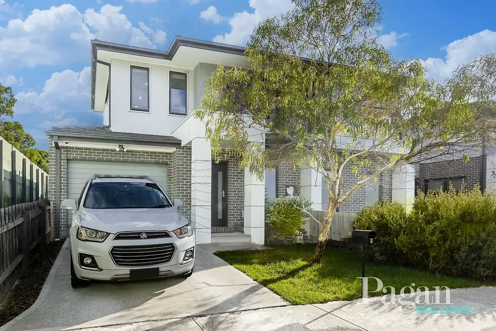 Pascoe Vale South 3Moenga BEAUTIFUL TOWNHOUSE IN GREAT LOCATION