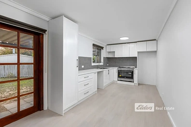 Glen Iris 3chambre Investors, Developers & First Home Buyers – 911m² Corner Block with Granny Flat Potential!