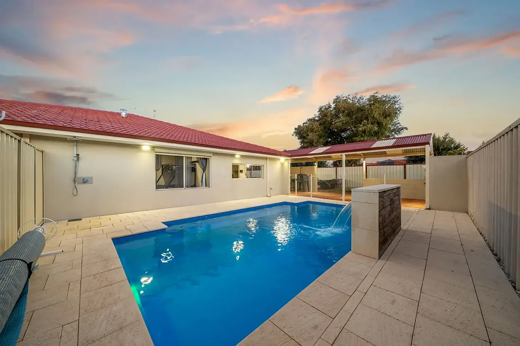 Secret Harbour 4ਬੈੱਡਰੂਮ Under offer.