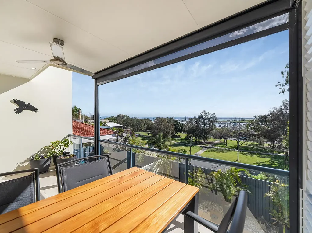 Scarborough 3房  海岸奢华与全景视野：终极三层滨港住宅  Coastal Luxury Meets Panoramic Views: The Ultimate Tri-Level Marina-Side Residence