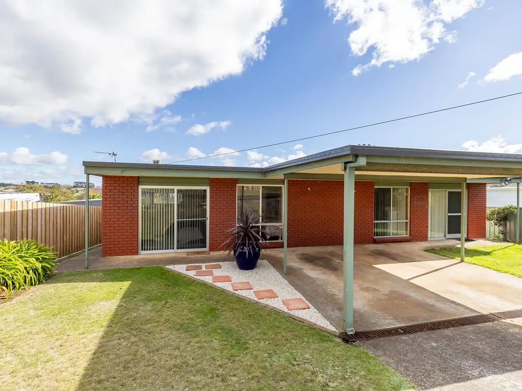 2/21 Surrey Street, Devonport, TAS 7310