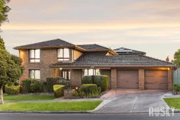 1 Kenross Drive, Wheelers Hill