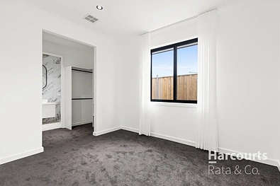 32 Romanesque Drive, Deanside, VIC 3336, 4房, 3浴, House