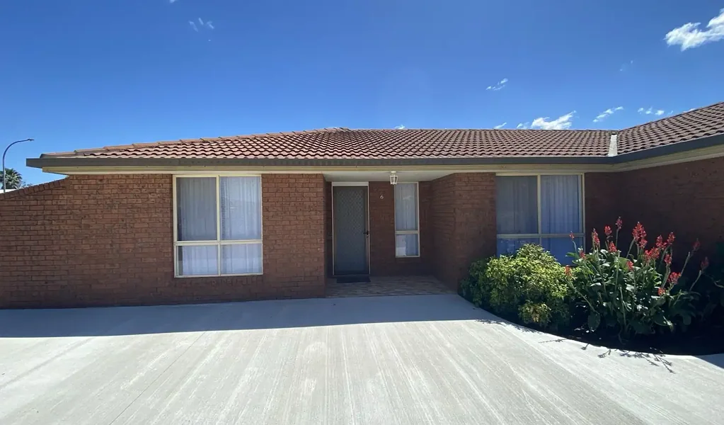 Duplex - Freshly renovated throughout!
