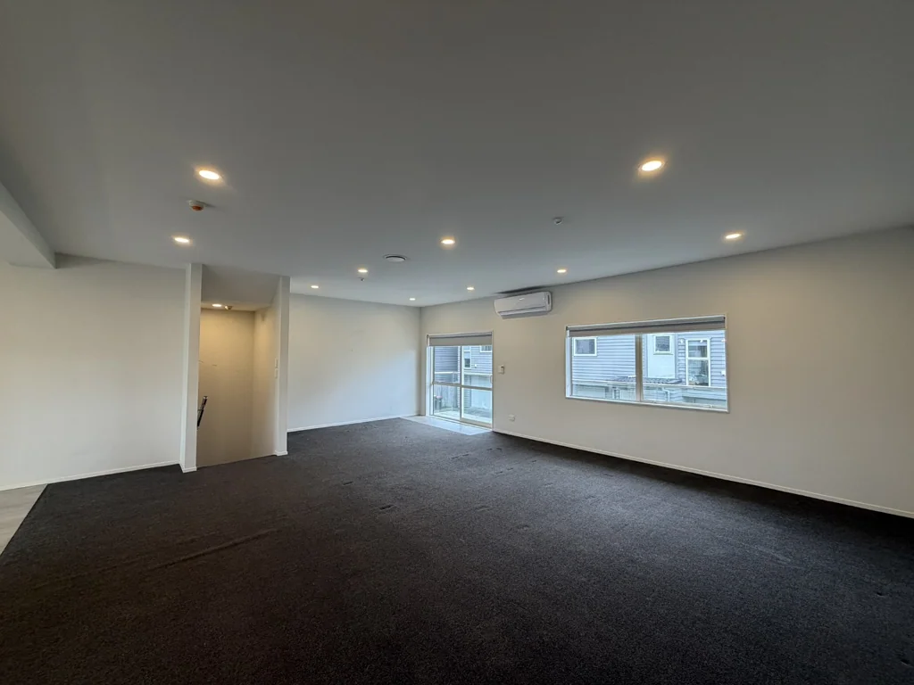 Three Storey 4 Bedrooms House