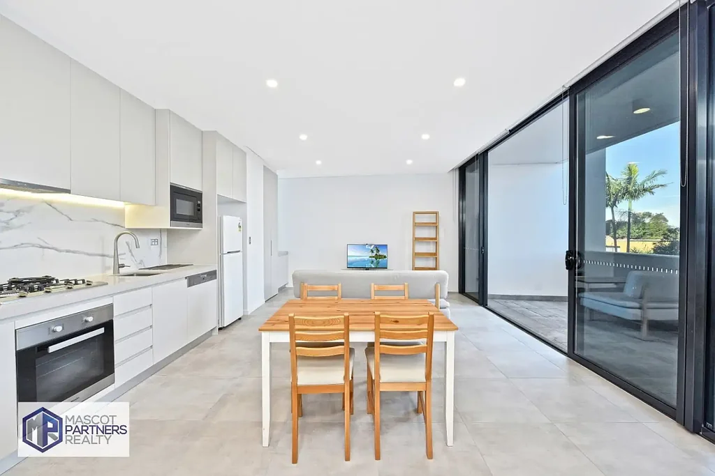 Luxury Spacious Furnished One Bedroom Apartment for Lease