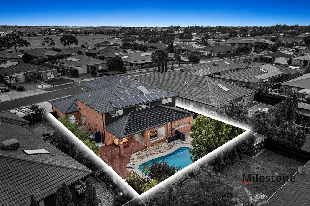 Lyndhurst 5Moenga Unrivalled Grand Family Living: Where Space, Quality & Location Merge Perfectly!