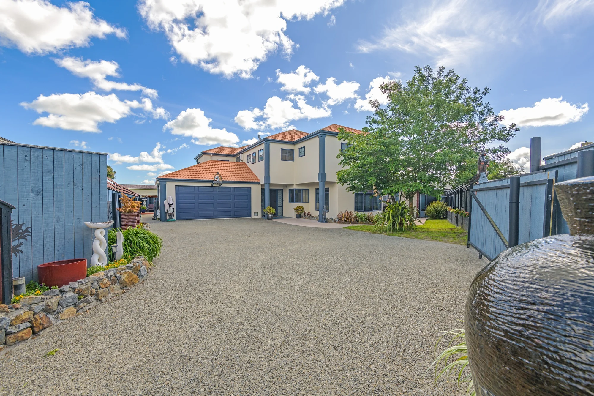 Awapuni 4房  Generous 309m2 of family living space
