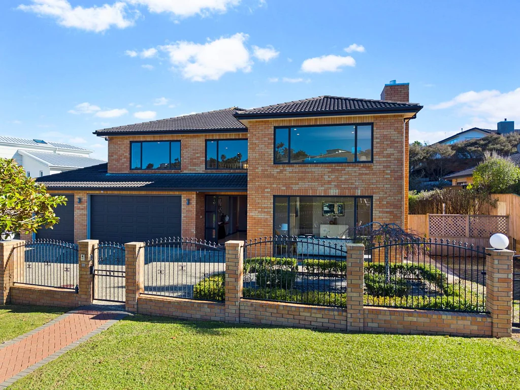 Pinehill 6ਬੈੱਡਰੂਮ Spacious & Elegant Brick Home in Pinehill.