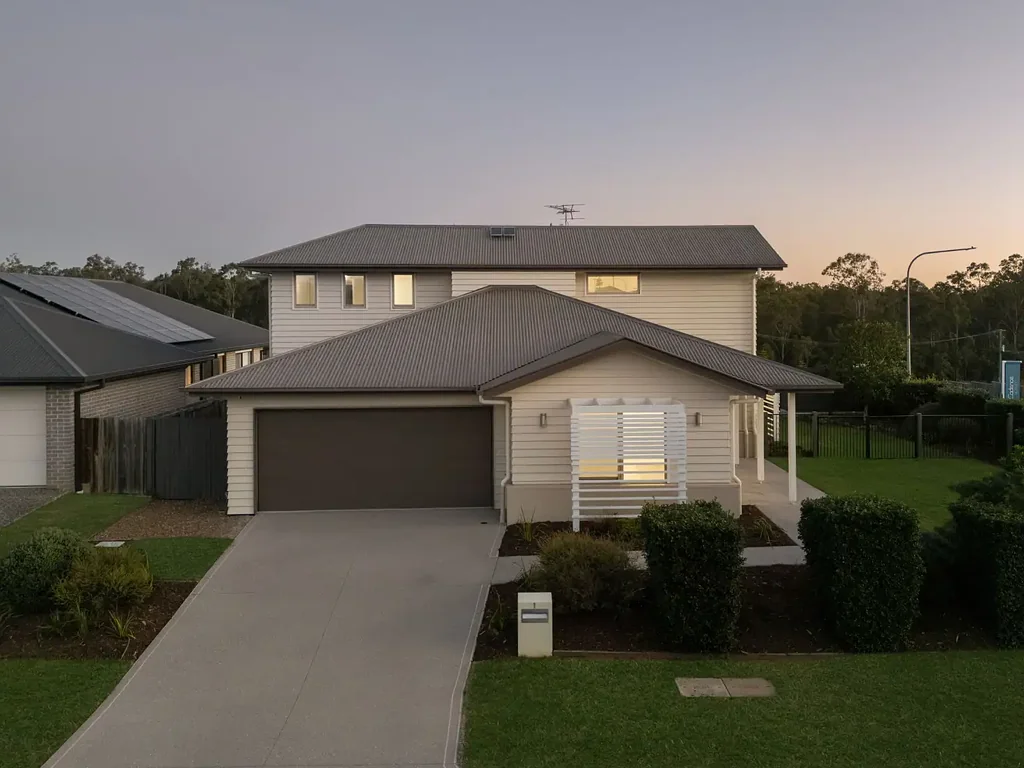 Ripley 4Habitaciones The Perfect Family Home | 704m² Corner Block | Move In Ready!