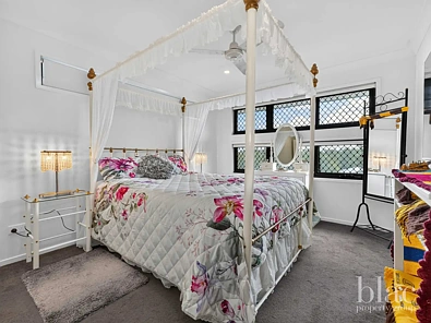 卧室 - 26 Sewells Circuit, Spring Mountain, QLD 4300