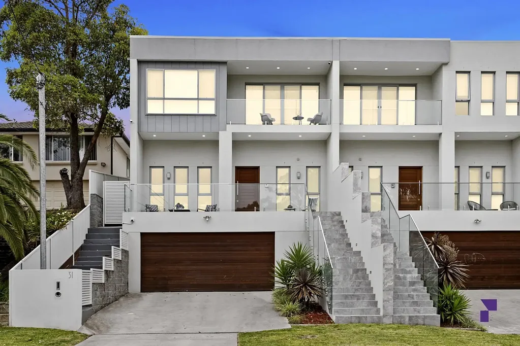 31 Caroline Crescent, Georges Hall, NSW 2198