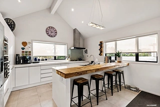 475a Beach Road, Murrays Bay, North Shore City