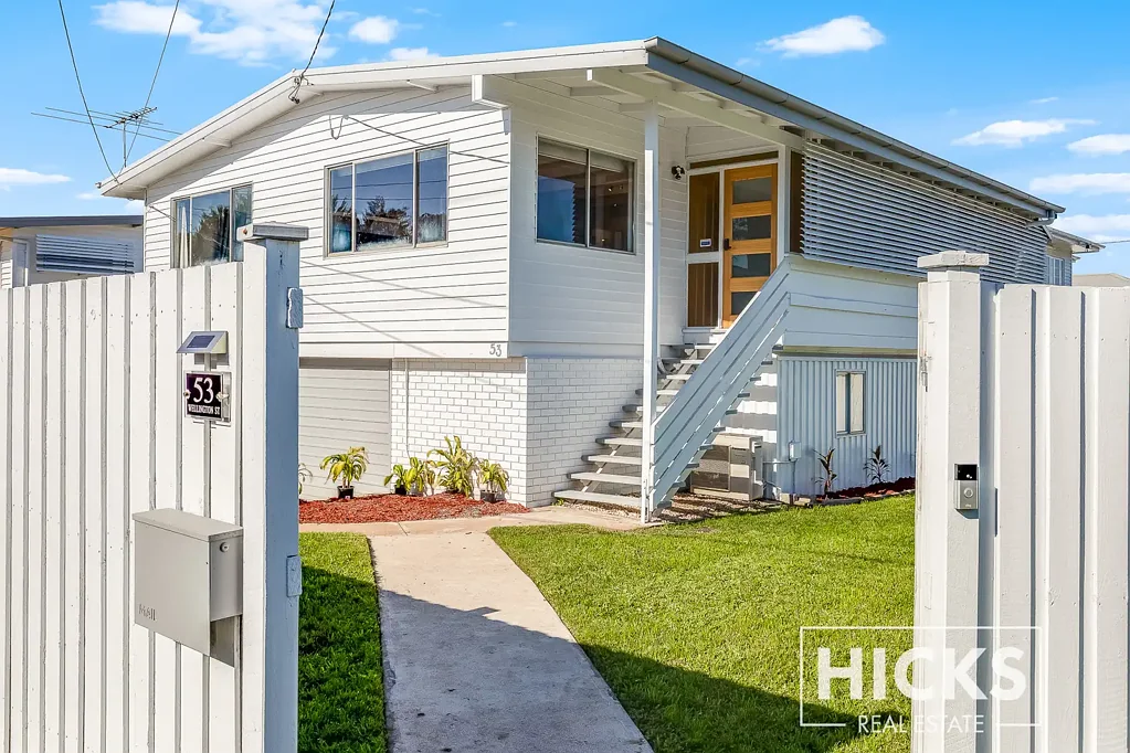 Virginia 3房 全面翻新住宅 开放式布局 双车库便利 中心地段 Virginia生活 Move Straight In – Renovated Family Home on a Corner Block
