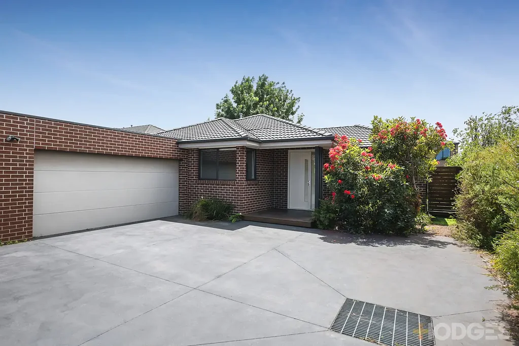 Mentone 3房  SUNNY REAR 3BRM TOWNHOUSE