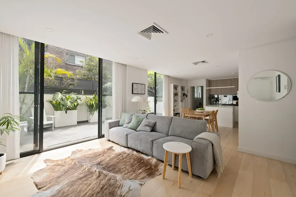 Gladesville 3ਬੈੱਡਰੂਮ Oversized 3 bedroom home of contemporary quality