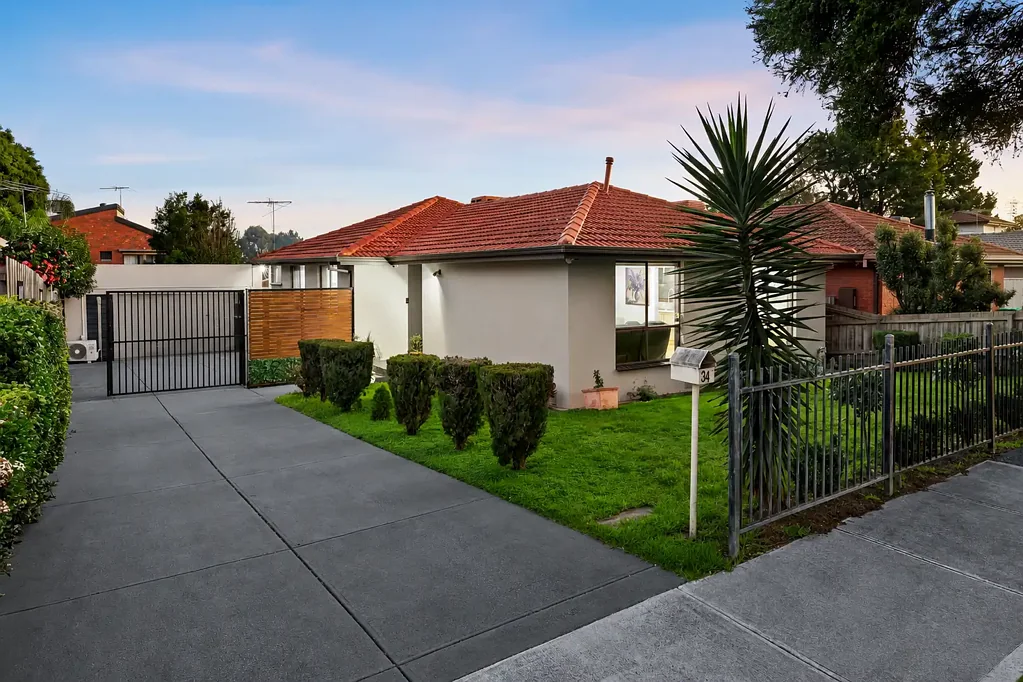 Mill Park 4 Slaapkamer A Rare Opportunity in One of Mill Park's Finest Pockets!