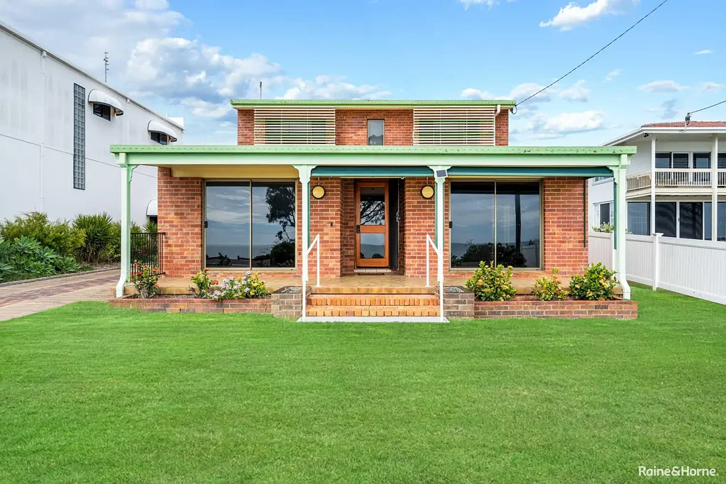 Point Vernon 3房  Original Esplanade Residence with Endless Potential