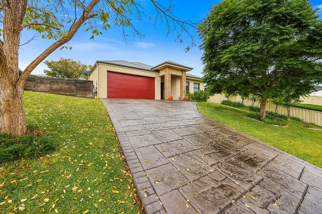 Scone 4 Bedroom Executive Family Home in Premium Elevated Precinct