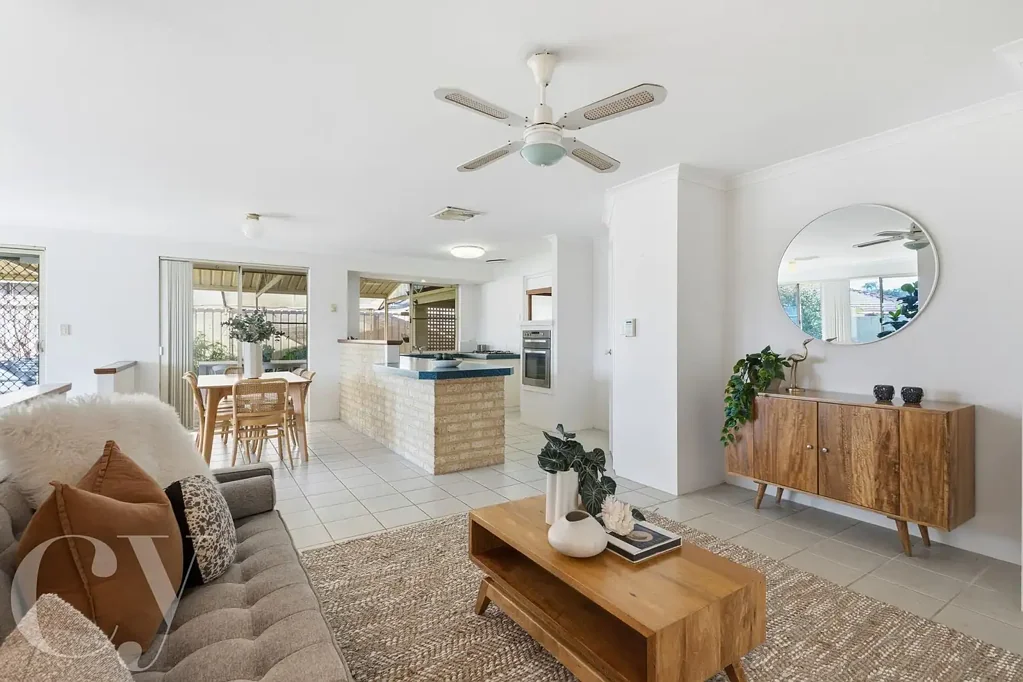 Kinross 4房  Spacious Family Living Opposite the Park