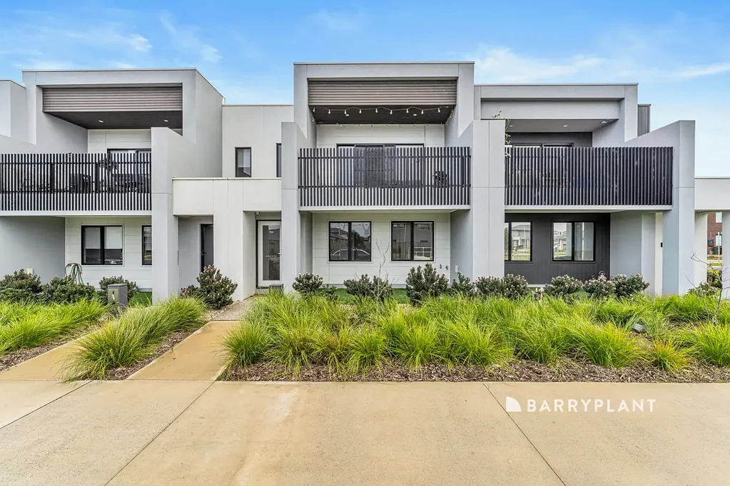 Stylish & Low-Maintenance Townhouse Living