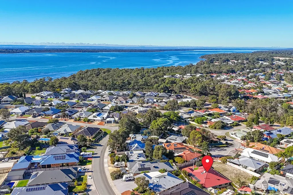 Dawesville 4房  LARGE FAMILY HOME ON ESTUARY SIDE OF DAWESVILLE