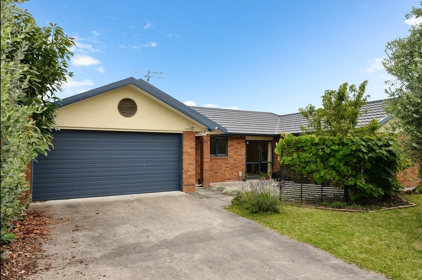 Spacious Family Home in Hamilton East near University