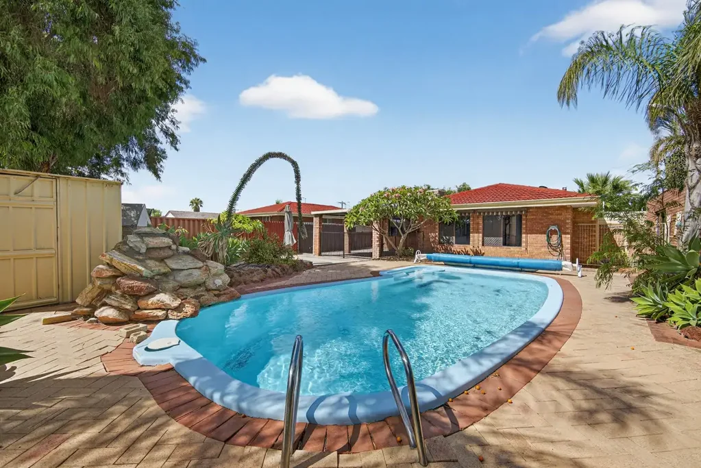 10 Windale Place, Cooloongup, WA 6168