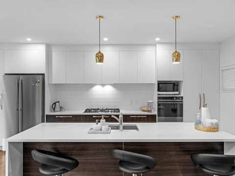 Flat Bush 5房  Luxury Living–Space, Style & Sophistication!