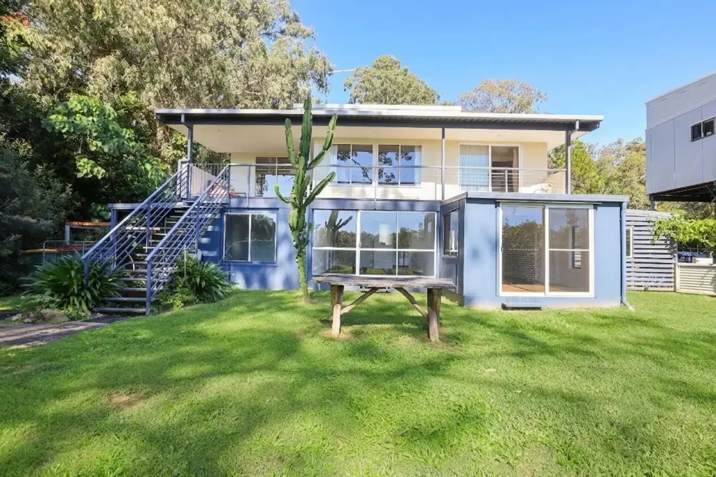 Waterfront Living - 1 Bedroom Unit.