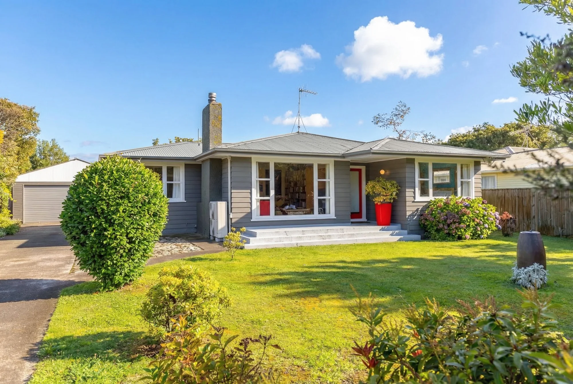 Featherston 3部屋 Sunny family living with pool